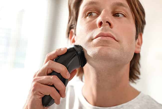 Philips Norelco 3100 electric shaver performance