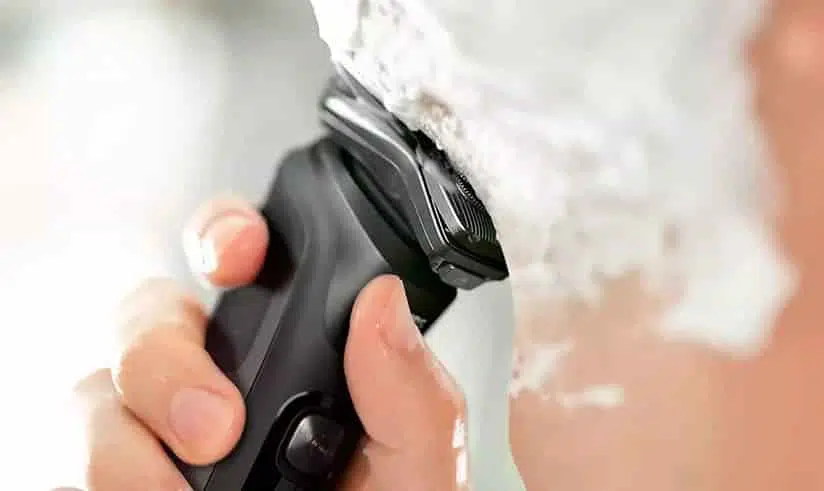 How to shave with shaving cream or foam by the Philips s5000 shaver